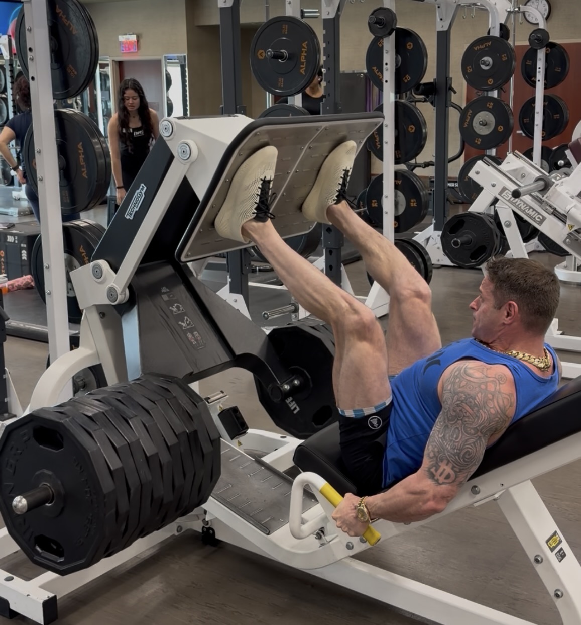 Jeremy Sigal leg pressing more than 1,000 pounds